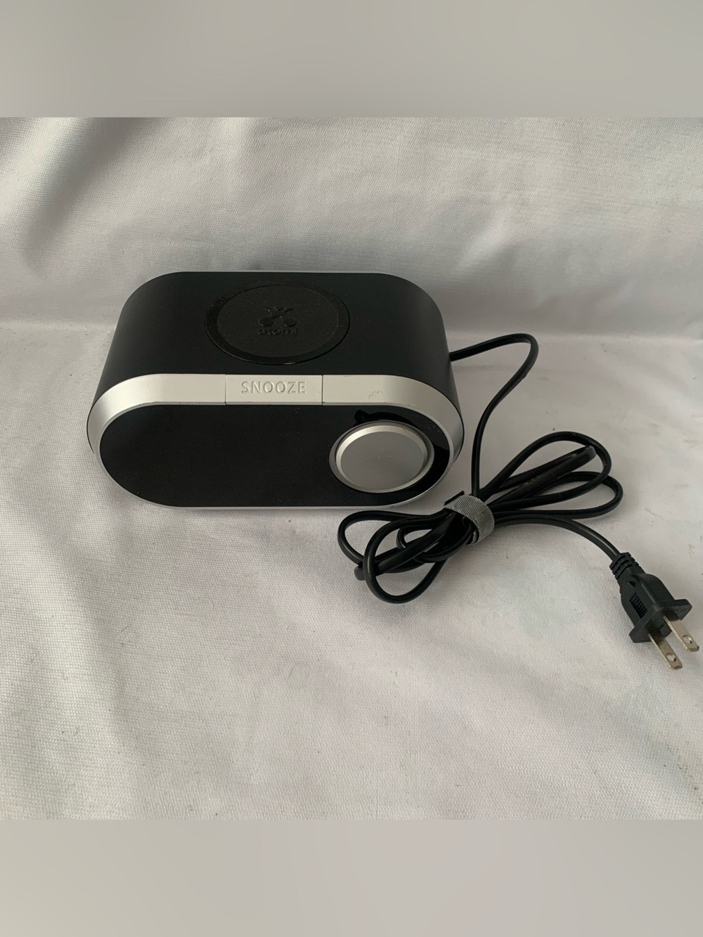 Atomi AT1201 Digital Alarm Clock Wireless Qi Charge 10W Pad 2 USB Ports Black